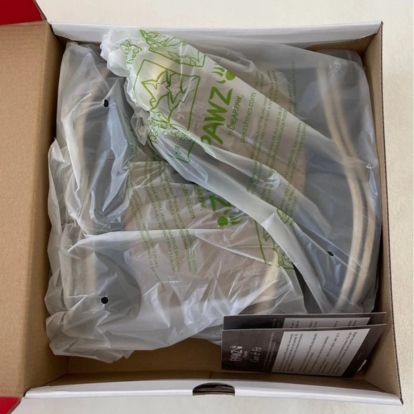 (NWT) PAWZ Women's Ginnie Cozy Warm Winter Boots, Size: 6 - Picture 6 of 16